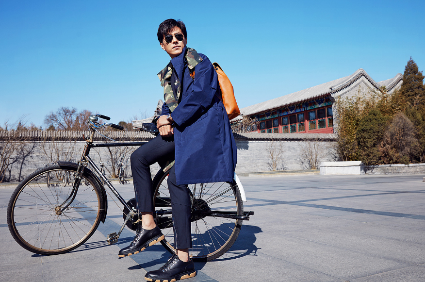 临近拍摄,靳东却突然罢演,赔违约金后转身就走!网友:宁折不弯