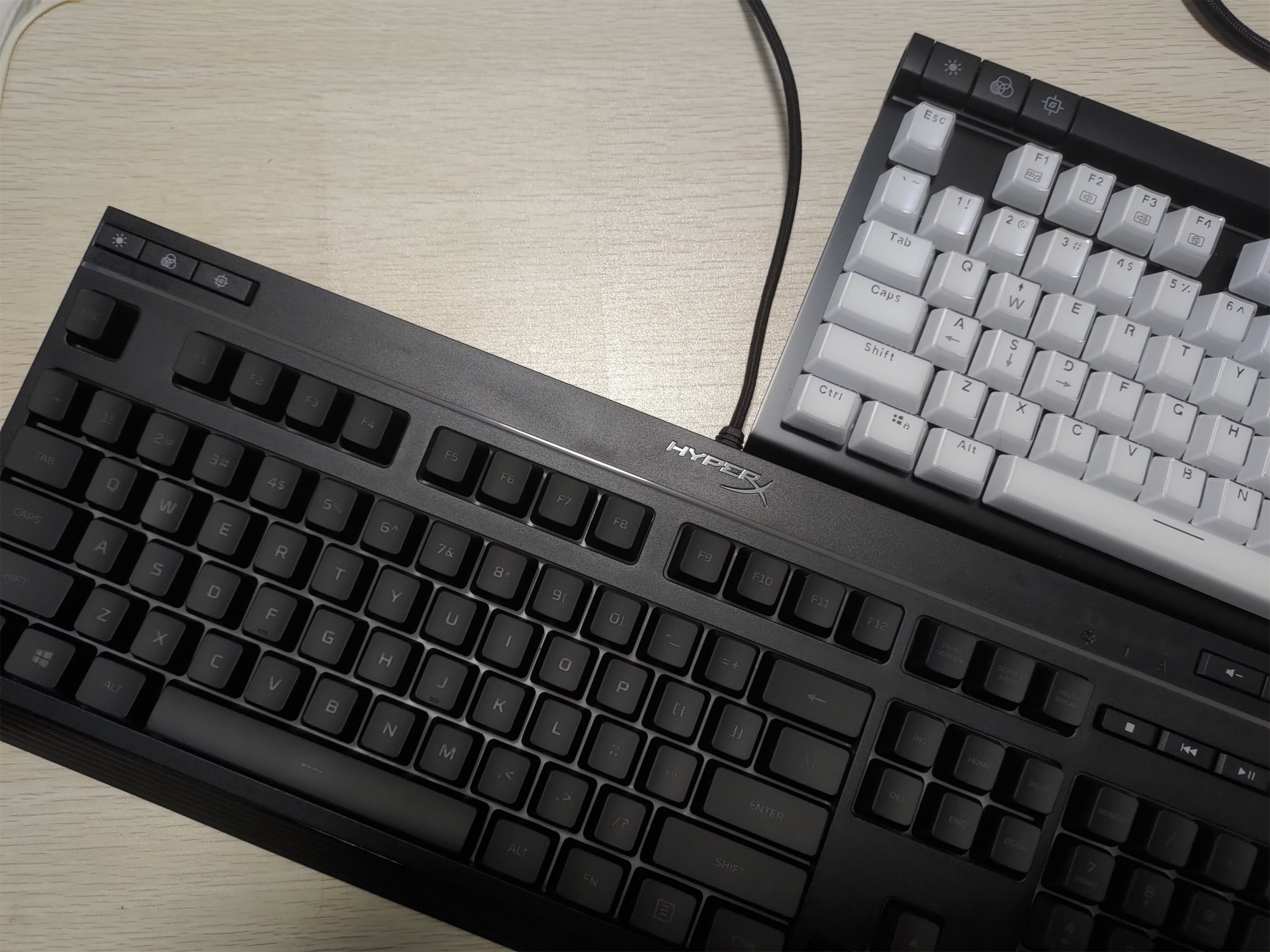 金士顿hyperx alloy core rgb魅影usb有线游戏键盘怎么样