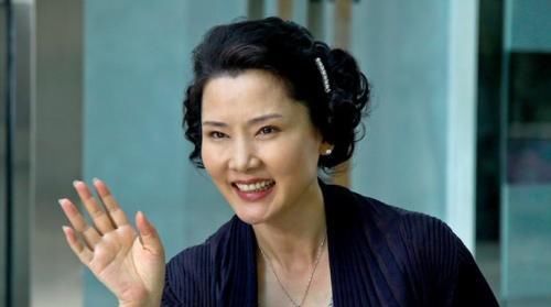 著名演员何赛飞老公 原来是彼此熟悉的他 难怪不愿公开!