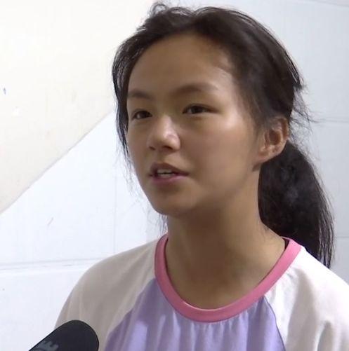 最美"逆行"!地震时13岁女孩临危不惧指挥同学撤离