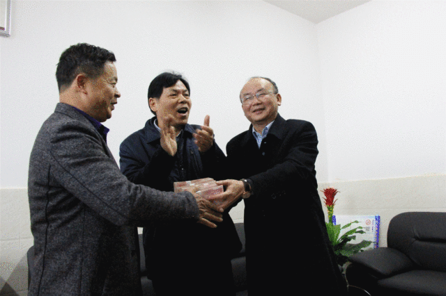 寒冬送温暖!宁乡这个企业家慰问金洲镇敬老院并捐赠10万元