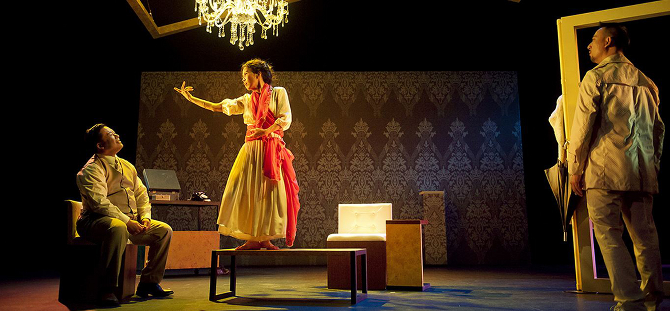 悦读世界# 《玩偶之家》娜拉原是一个美丽,活泼,无忧无虑的家庭主妇