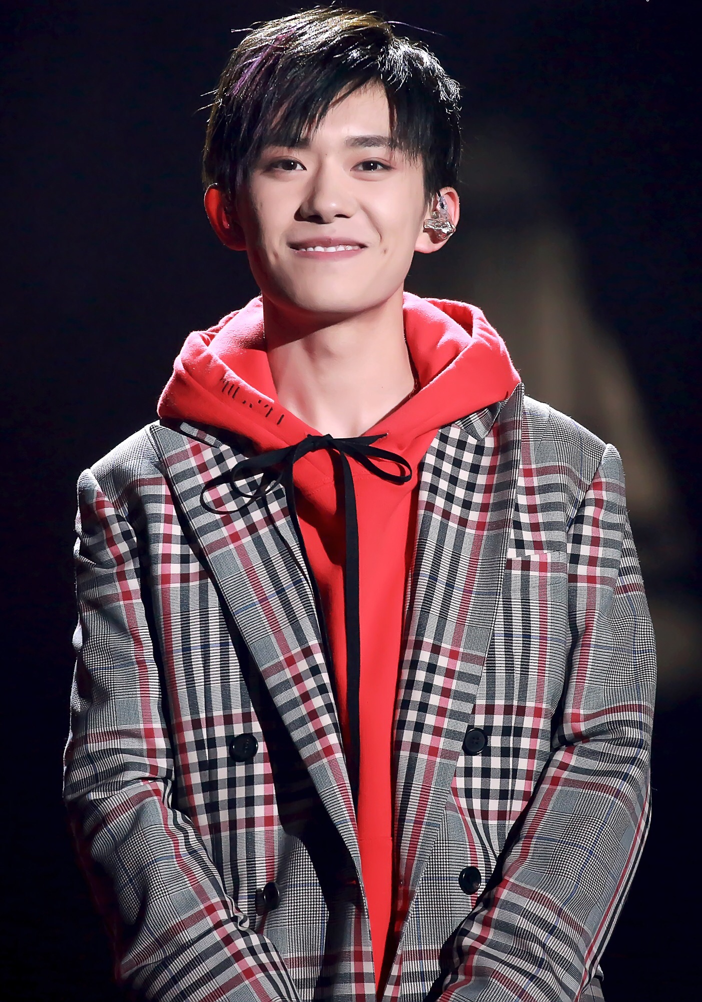 8大男爱豆酒窝合集:易烊千玺张艺兴太迷人,你的爱豆有酒窝吗?