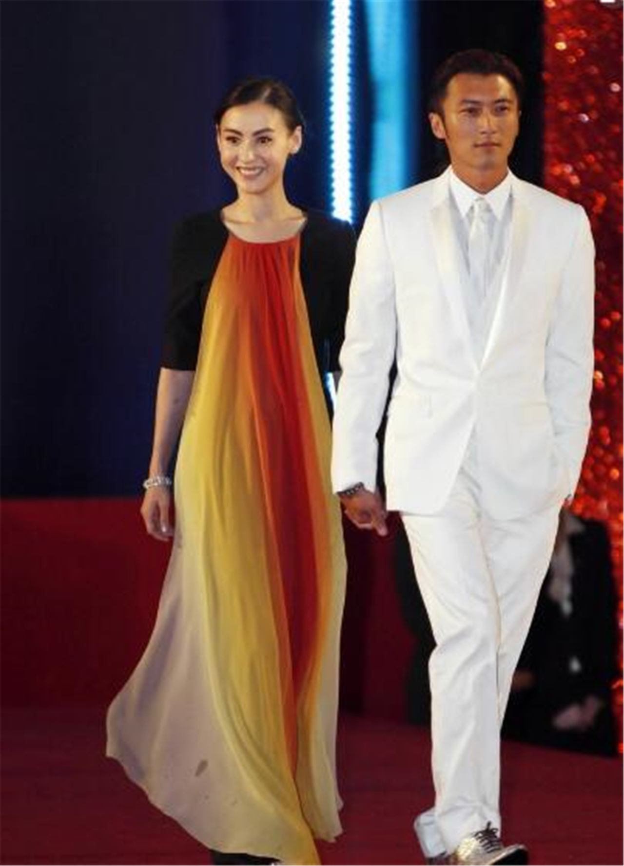 谢霆锋被问为何跟张柏芝生孩子,他的回答让人寒心,网友:渣男