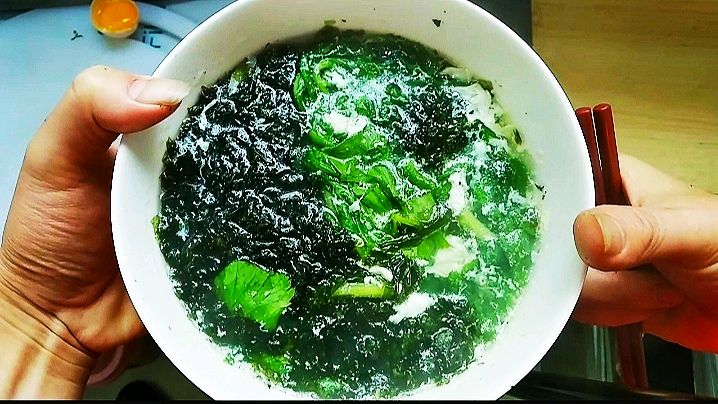 紫菜茼蒿蛋白汤,好喝