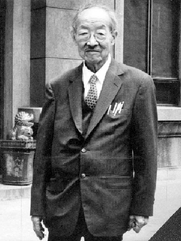 他拥有史上最强大脑,精通50门语言,一人在清华教八门课程!