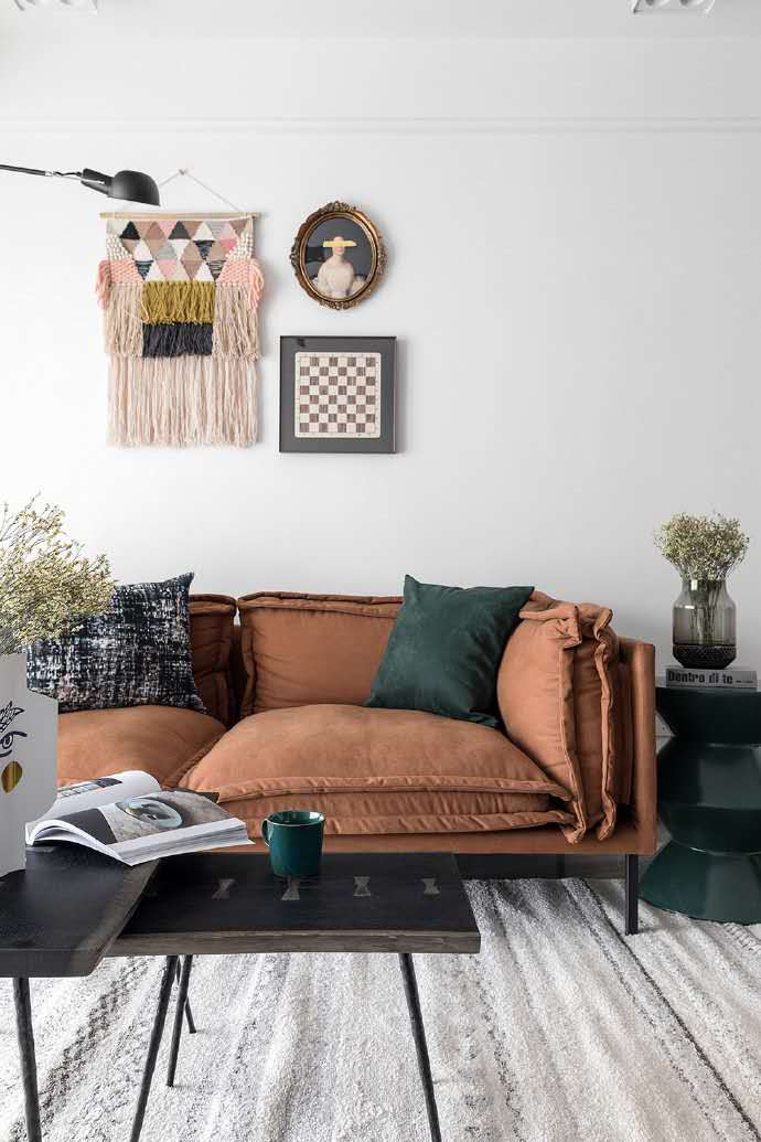 带你参观迪丽热巴的豪宅,房子装修很普通,完全看不出是明星的家