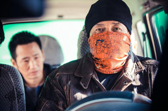 《站住!小偷》热度走高 神秘蒙面侠引人注目