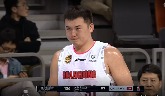 广东大胜江苏,北大中锋万圣伟再次惊艳cba 赛场,可以抗哈达迪!