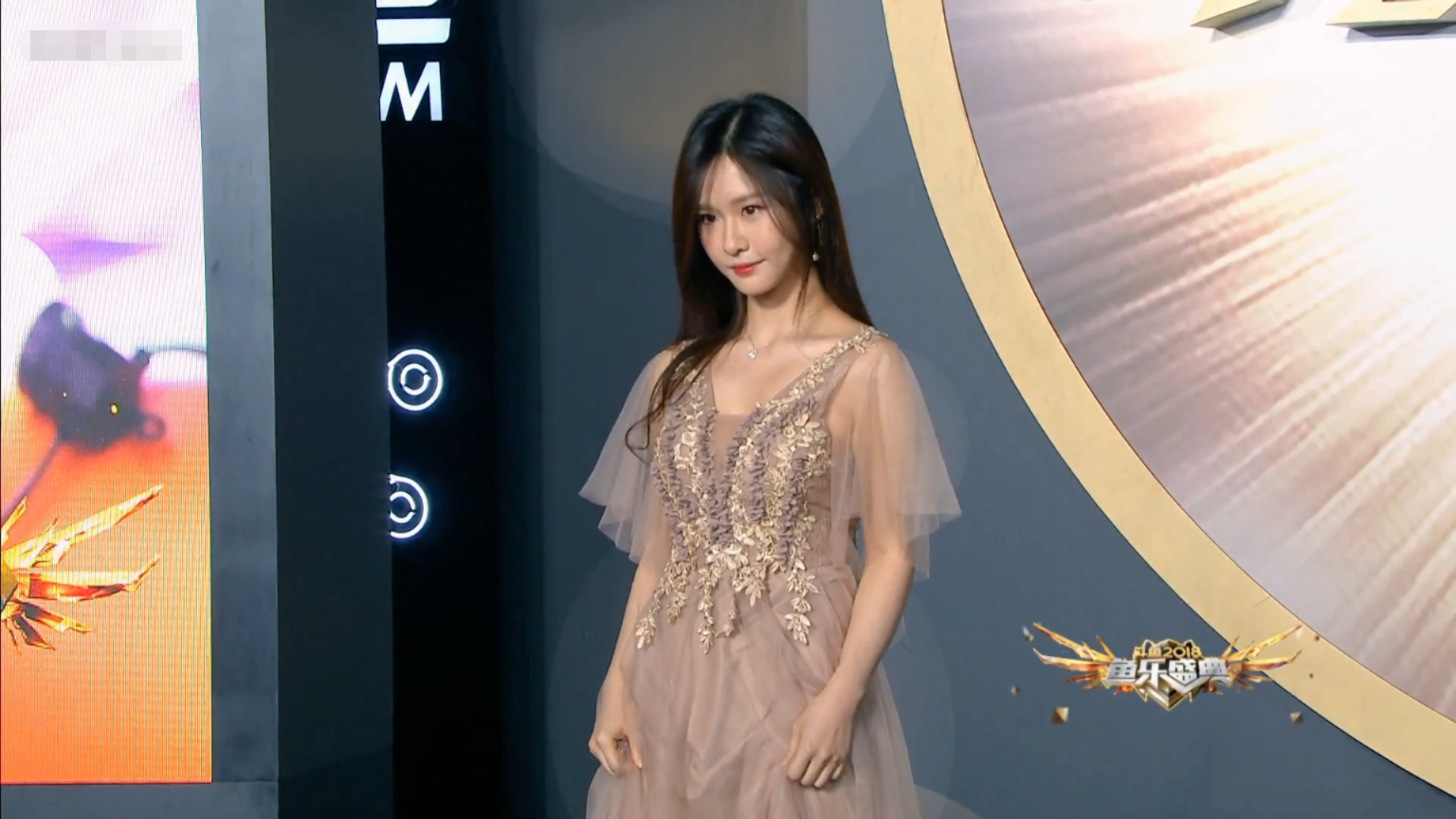 这位女主播成斗鱼年度盛典最美女主播!颜值秒杀一众"斗鱼一姐"