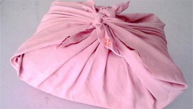 趣味测试:图中选出你觉得最轻的包袱,测试你平常的心理压力多大