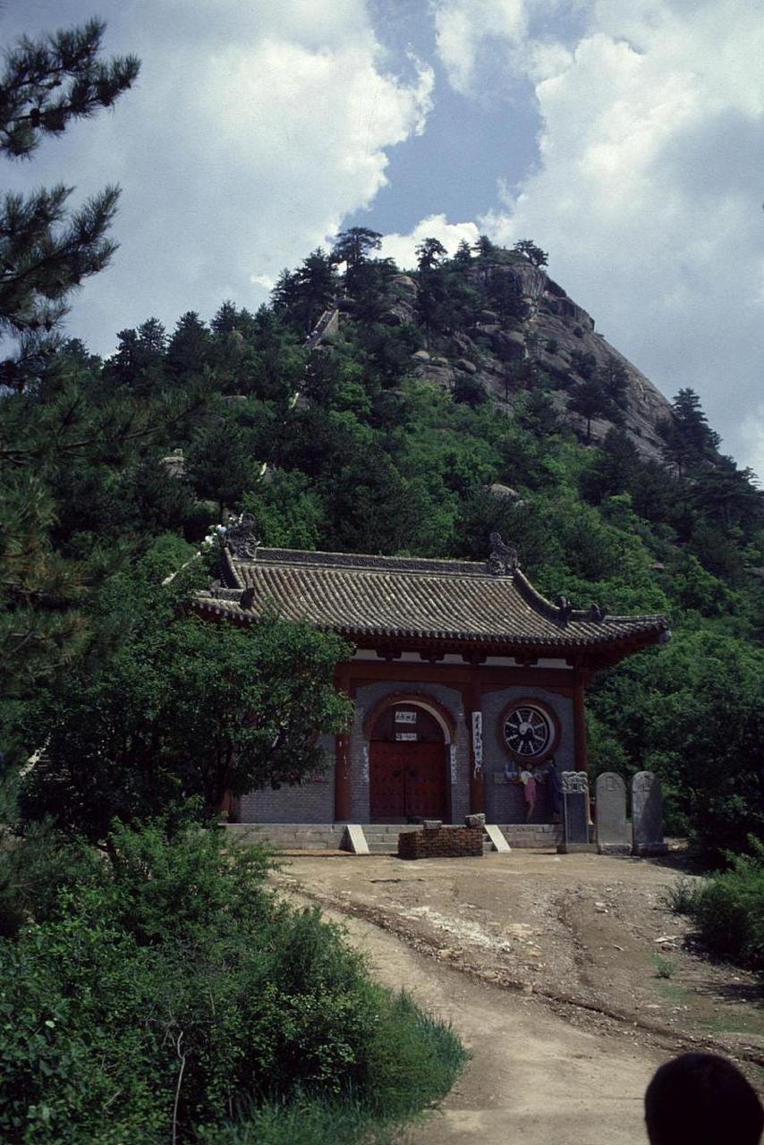 走进晋时遗迹,体验寿阳方山国家森林公园的历史与自然美景.