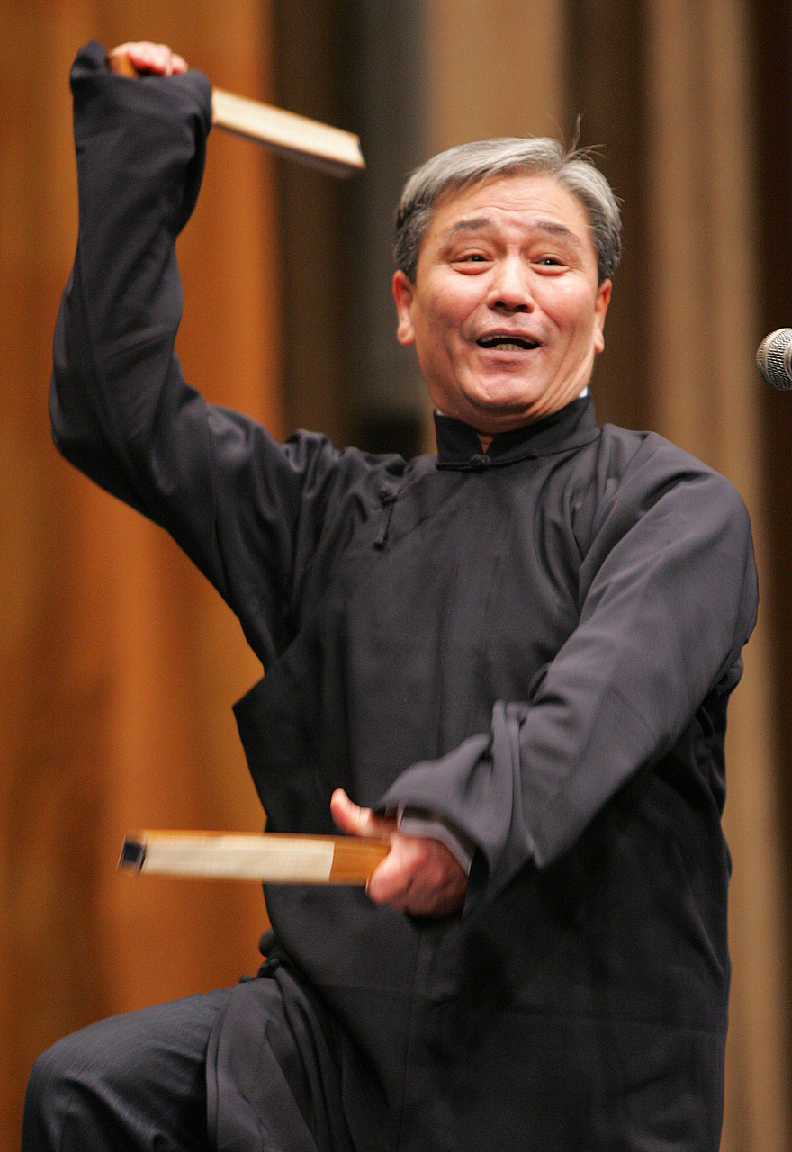 相声大师马志明四五十岁的时候,还没有拜师,爸爸马三立也很头疼,自己