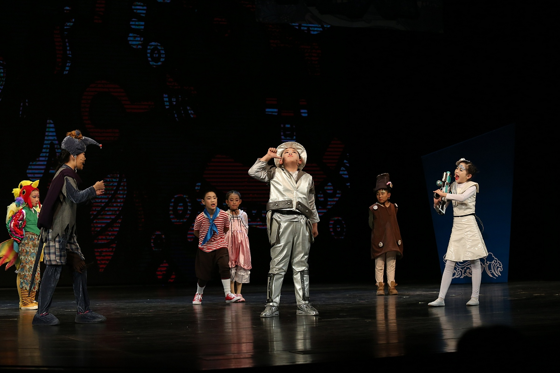 专访儿童剧《孩子剧团》导演鲁伊莎:少先队员竟如此让人泪目!