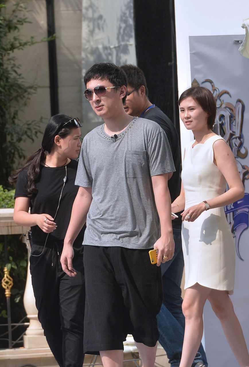 王思聪88年出生,2019年,王思聪投资失败,被限制出行,作为父亲的王健林