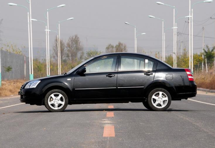 奇瑞旗云3,2010款1.8l手动精英型,前置前驱紧凑型三厢车!