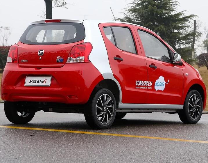 众泰汽车-云100,外形设计大方,具有超高的运动范