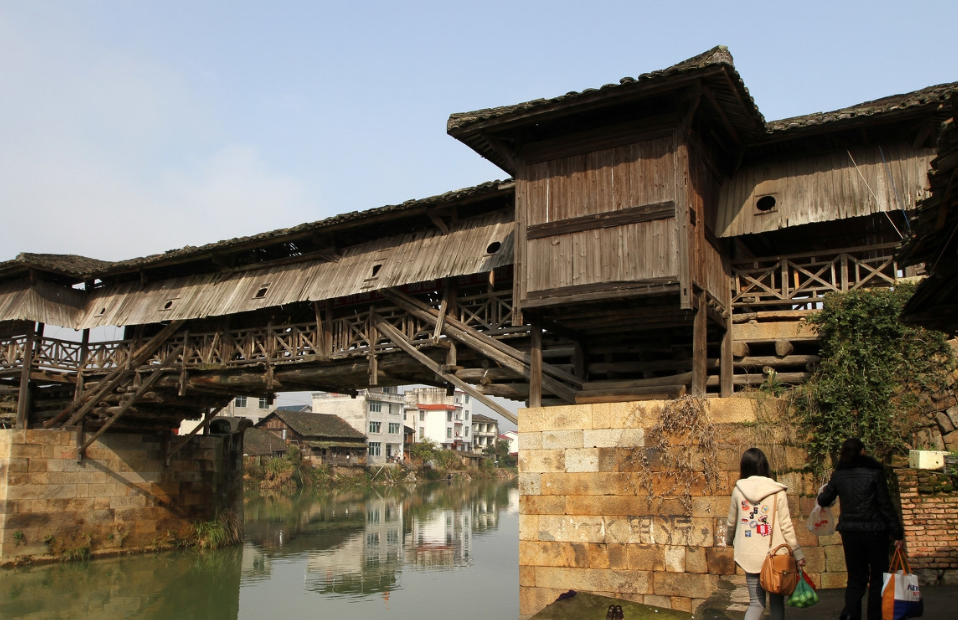 历史悠久的古廊桥——福建临江镇安桥,闽北保留最好的古桥之一