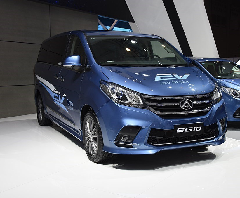 上汽大通eg10 纯电动旗舰版,颜值帅气还实惠,外观非常炫酷!