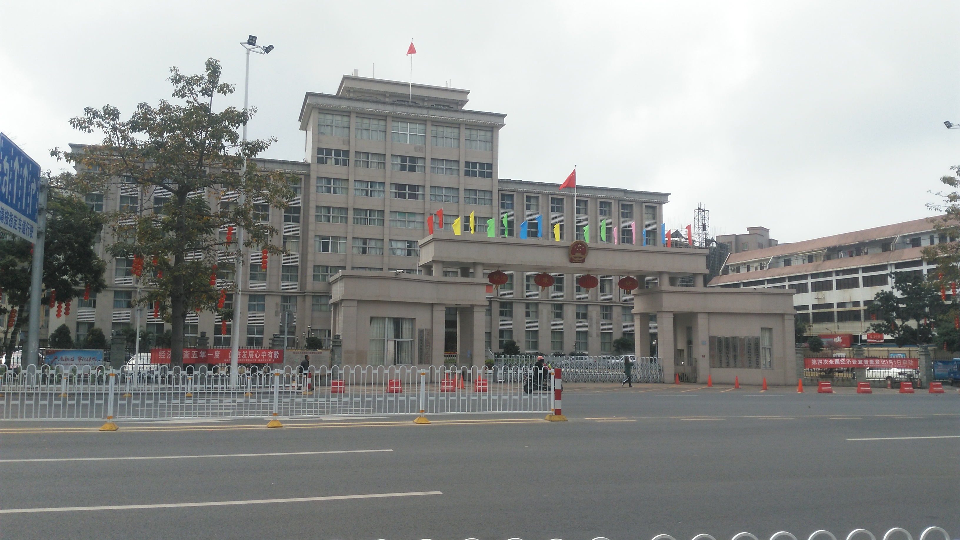 湛江坡头区南调路的实拍,带你们去看看啦