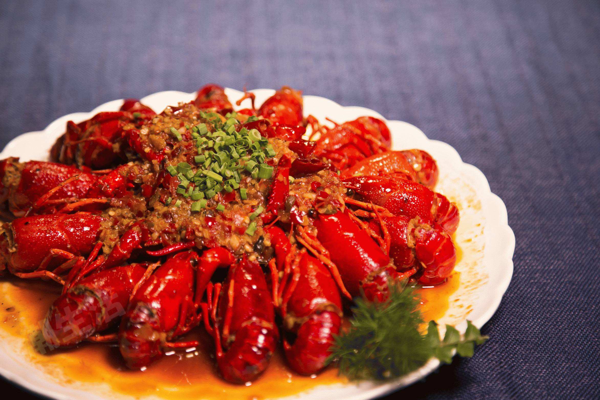 你知道你吃的小龙虾怎么到餐桌的吗?