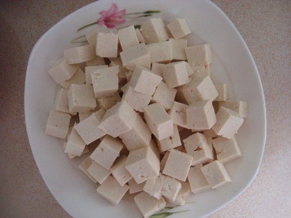 宫保豆腐丁家常做法,吃一口就停不下来