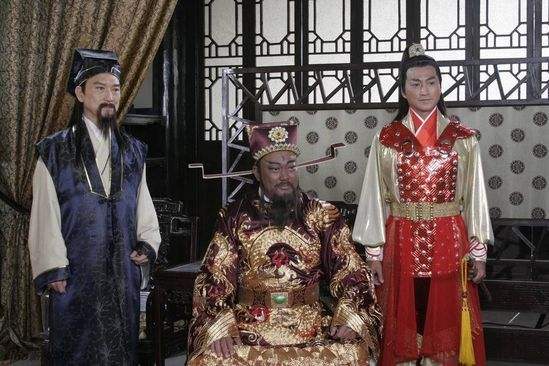 包拯一生三位夫人,但是前两位命薄,只剩下一个夫人还是丫环出身