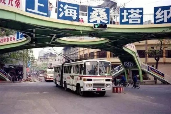 老照片:1995年的广州,发展直逼北京,上海,繁华依旧