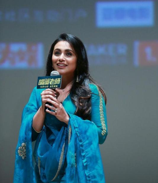 "嗝嗝老师"的饰演者,是如何做到把图雷特综合症表演得逼真传神