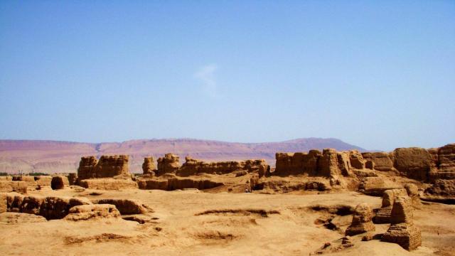 湖北2000年前的"水墓",挖出不腐男尸,出土时关节还可以活动