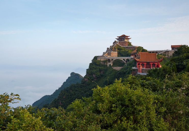 来到湖南旅游,五雷山和张家界的大峡谷一定不能错过