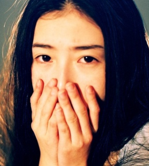 绿茶婊是什么样子的?这个小姐姐的回答,获得了很多人的赞同