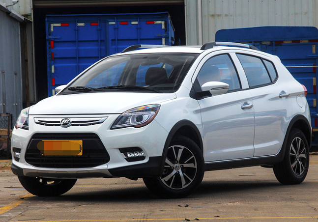 力帆x50是一款很不错的车型,拥有独特的外观设计,气场非常足