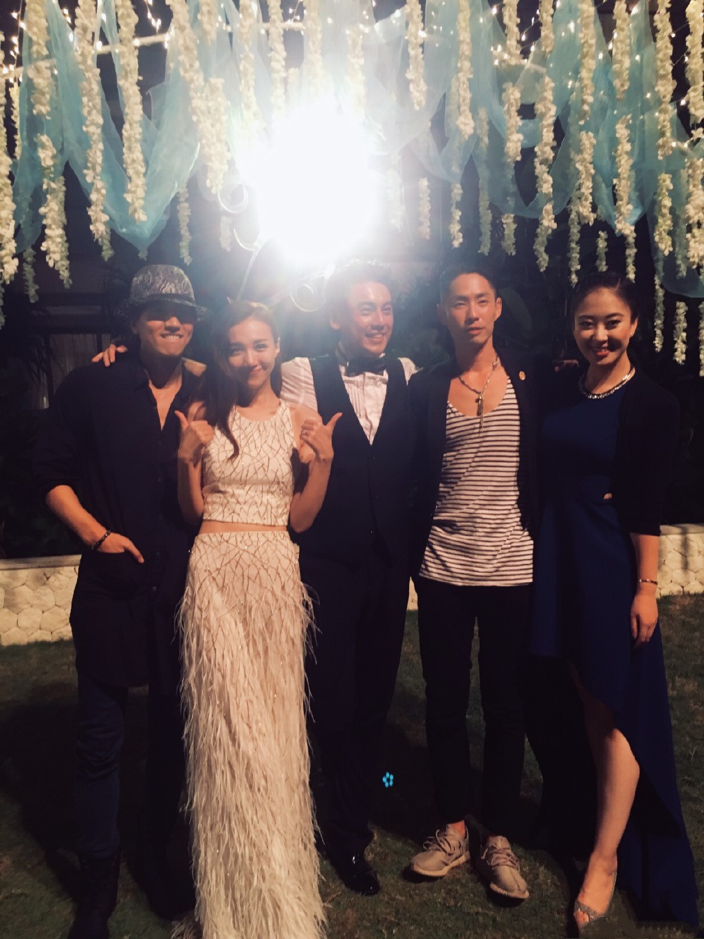 f4朱孝天爱妻韩雯雯晒照为夫庆生!孕肚微凸疑似怀孕!