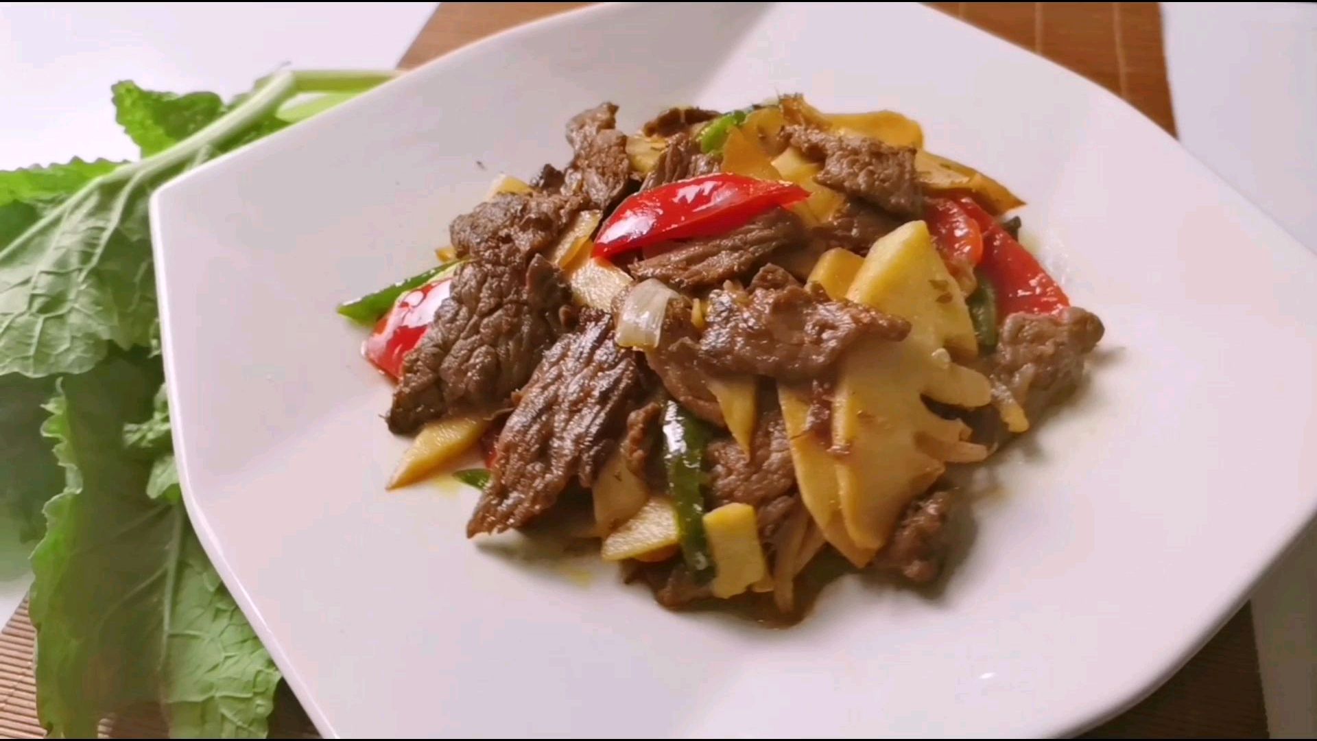 25元买的鲜牛肉,配1个春笋,做一道“竹笋炒牛肉”,好吃又下饭