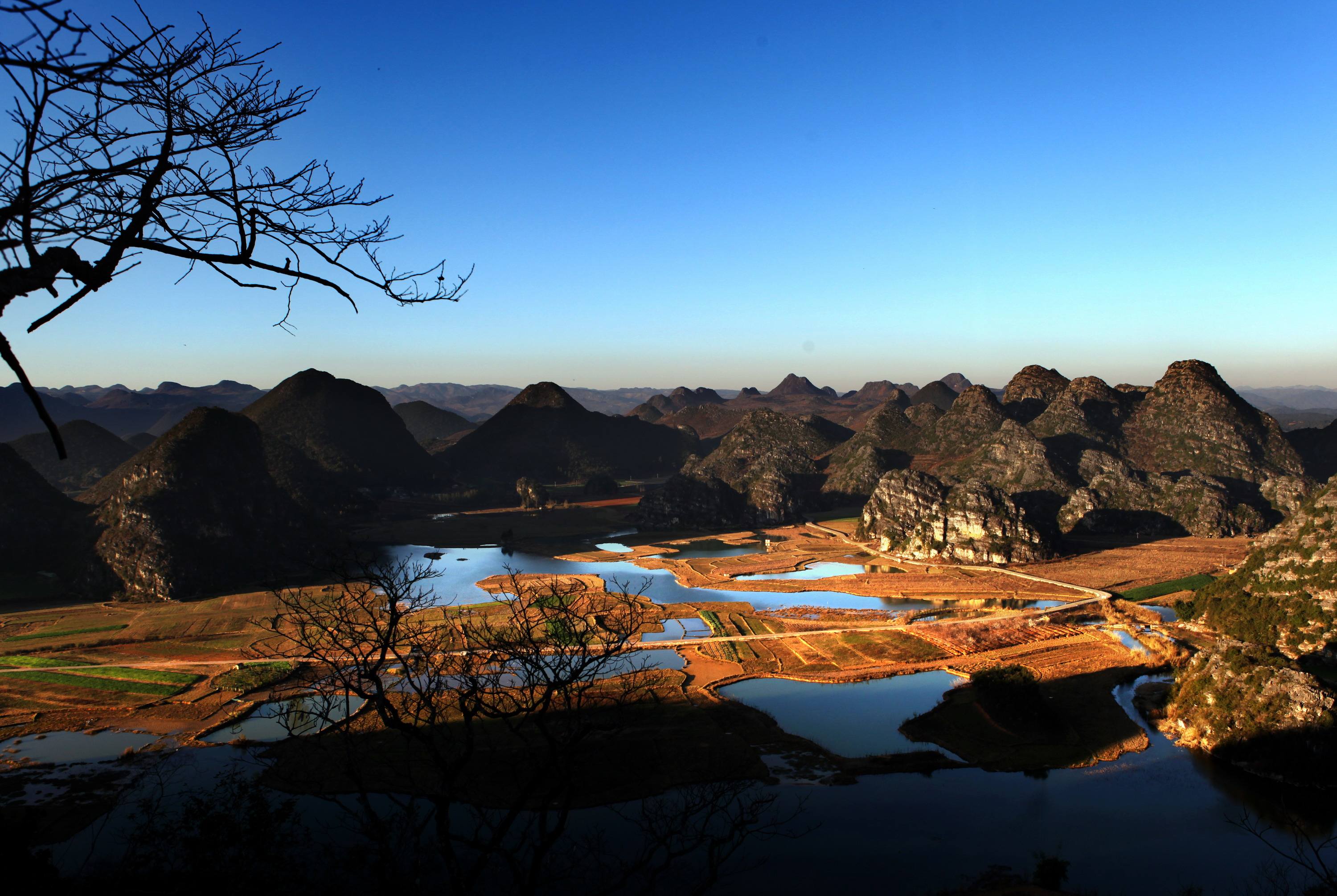 普者黑景区真实照片,民族文化独特,景点众多且地貌奇特