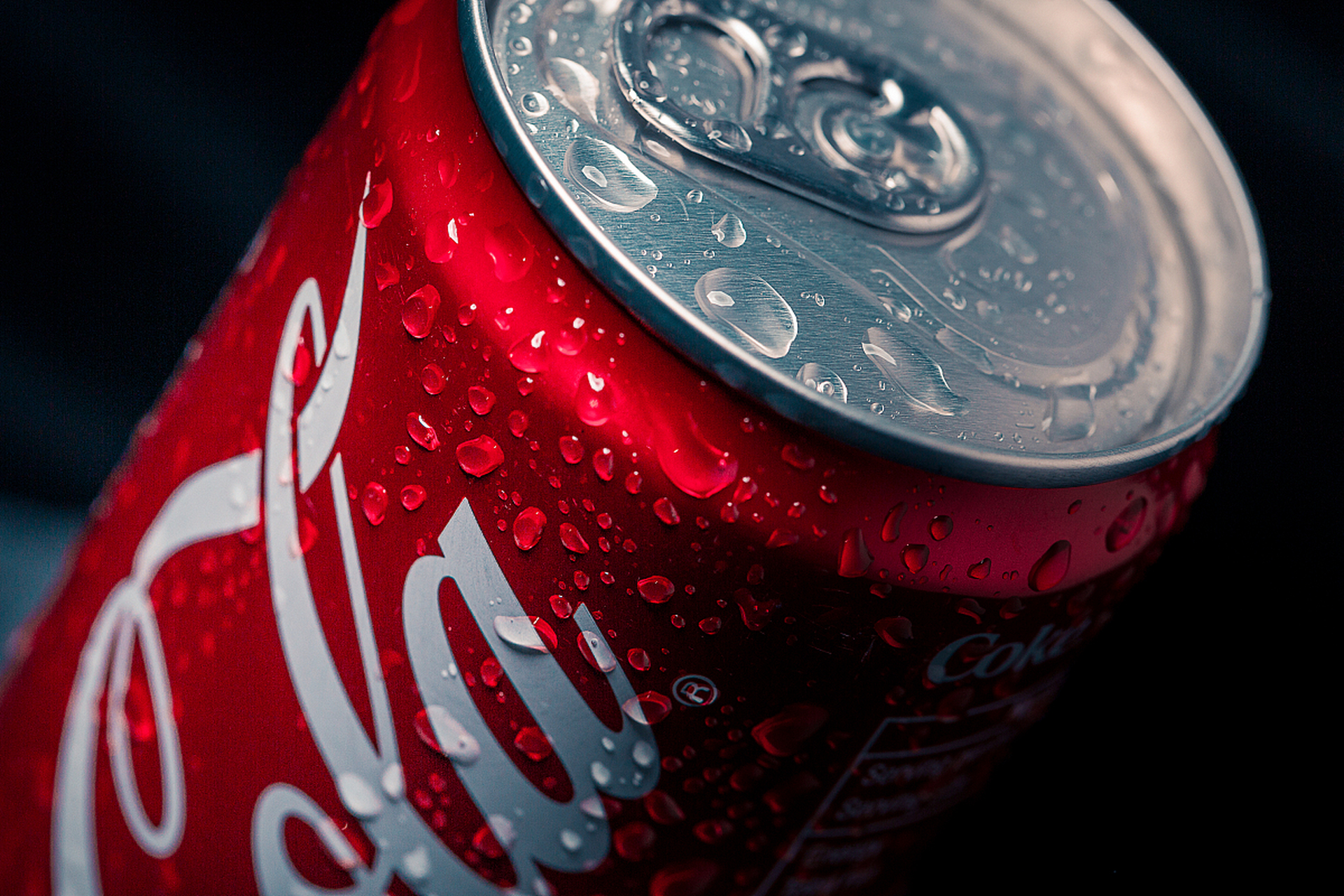 可乐的8大危害不容小觑  1,易上瘾