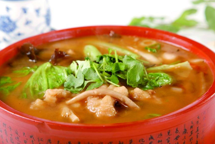 老师傅教你鲜香可口的酥肉粉丝汤,制作简单易上手,营养又美味!