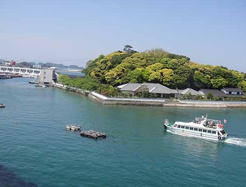 伊贺流忍者博物馆位于日本三重县伊贺市上野城所在的上野公园内,是一