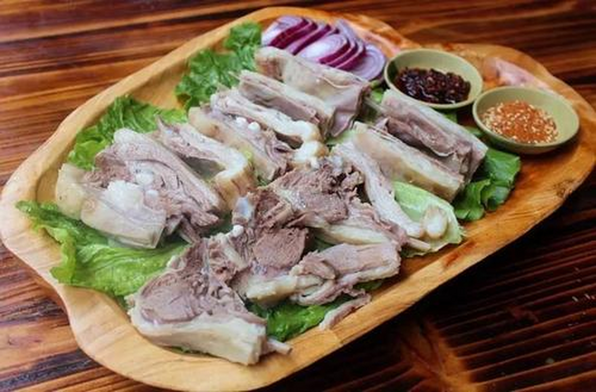 城市小吃地图#手抓羊肉,相传有近千年的历史,原以手抓食用而得名.