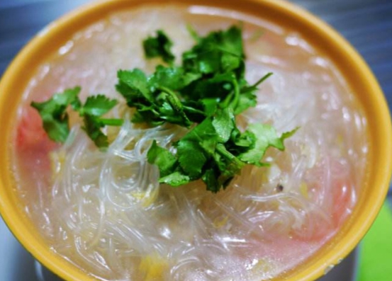 大白菜牛肉粉丝汤冬季的暖阳,食材丰富搭配均匀,味道非常好