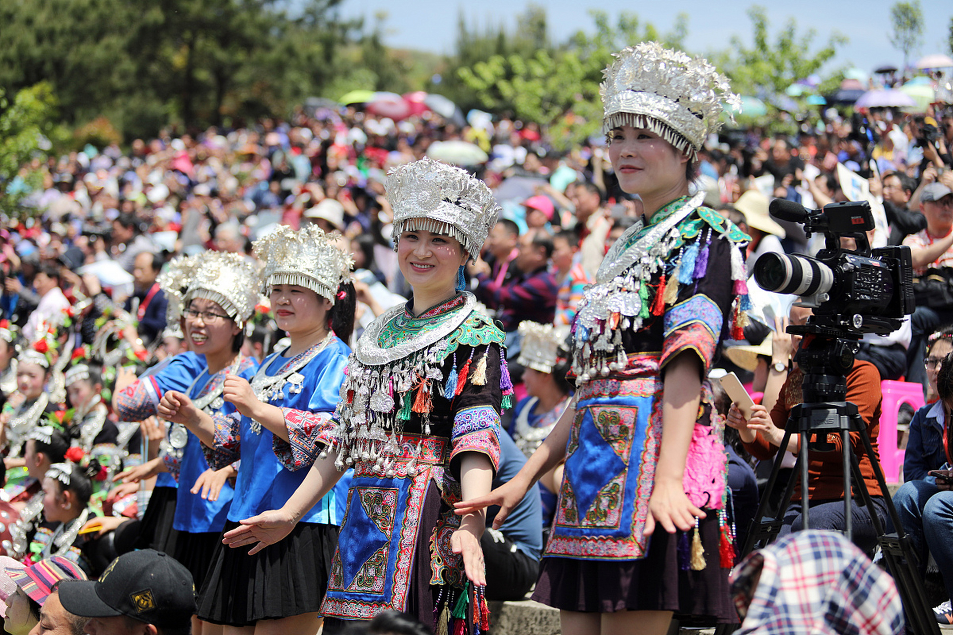 苗族姊妹节,又被称为"姊妹饭节",是贵州省台江县老屯,施洞一带苗族