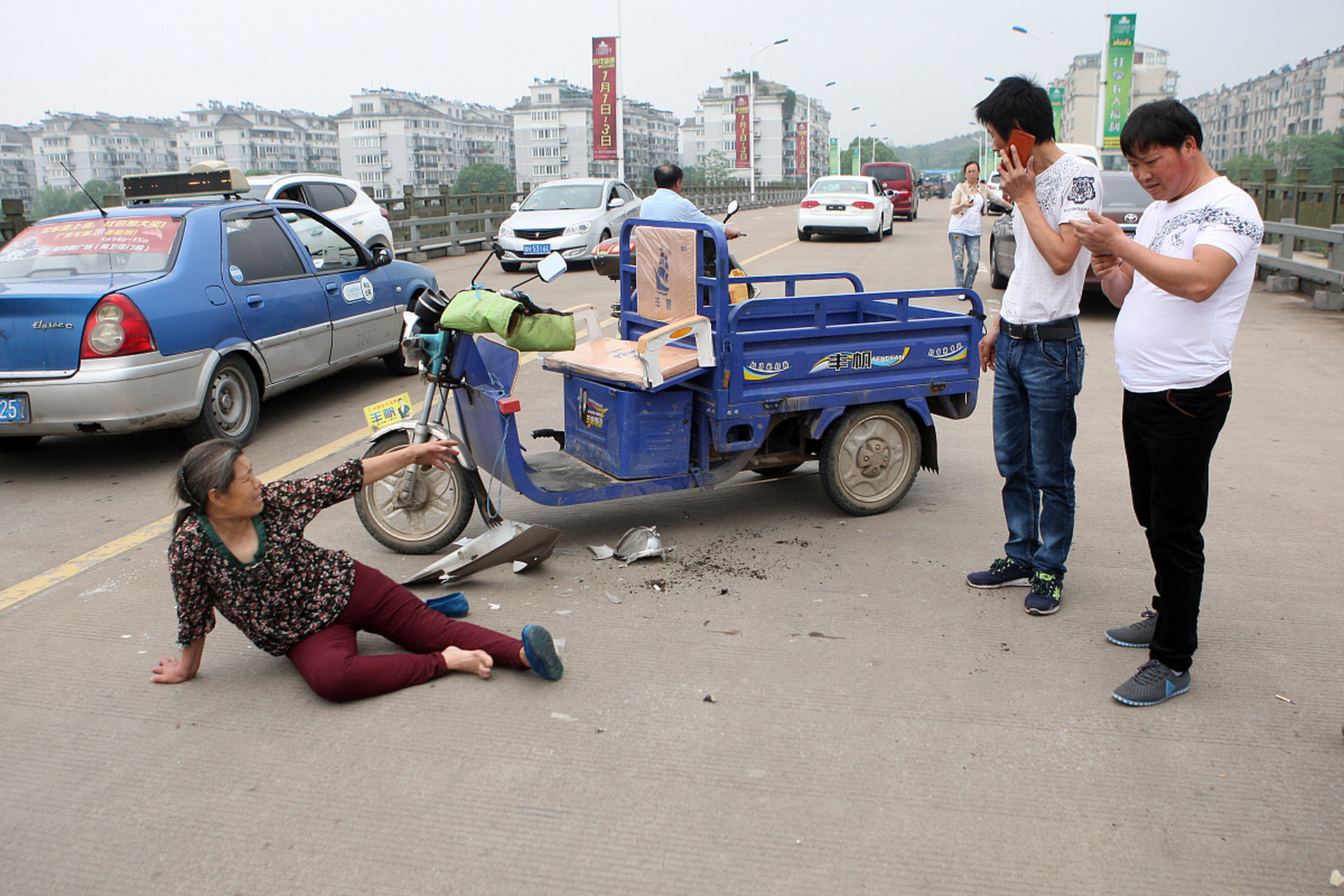 最近发生了两起让人震惊的交通,一起是在上海,一位老人家驾驶老椭乐