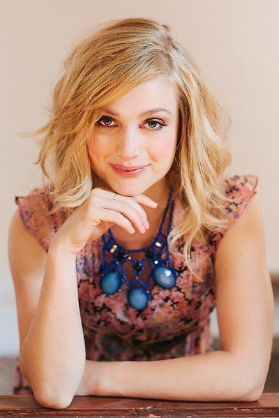 名人诞辰:美国歌手及演员一一艾莉森·苏朵儿