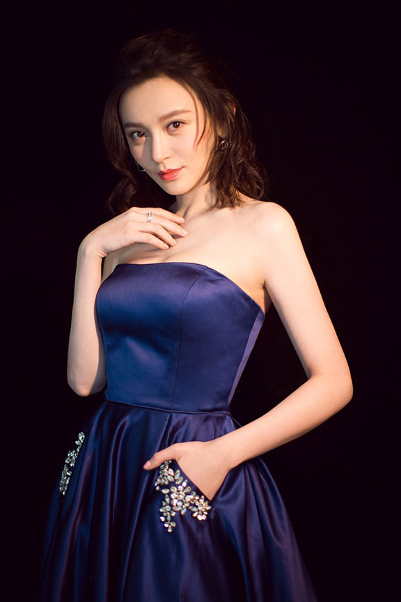是你心中的"白莲花"吗?看看早期拍写真的施诗,美到让人窒息