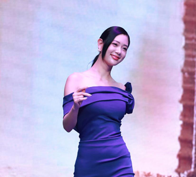 亚洲第一美女李成敏因"内在美"夺人眼球!摄影师:角度怎么样?