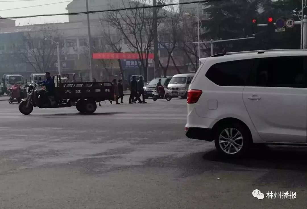 林州:站前街,驾校教练车被曝光~!