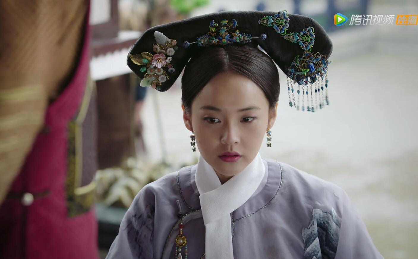 如懿传中巴林湄若从嫔到妃经历了13个造型,点翠钿子美到极致