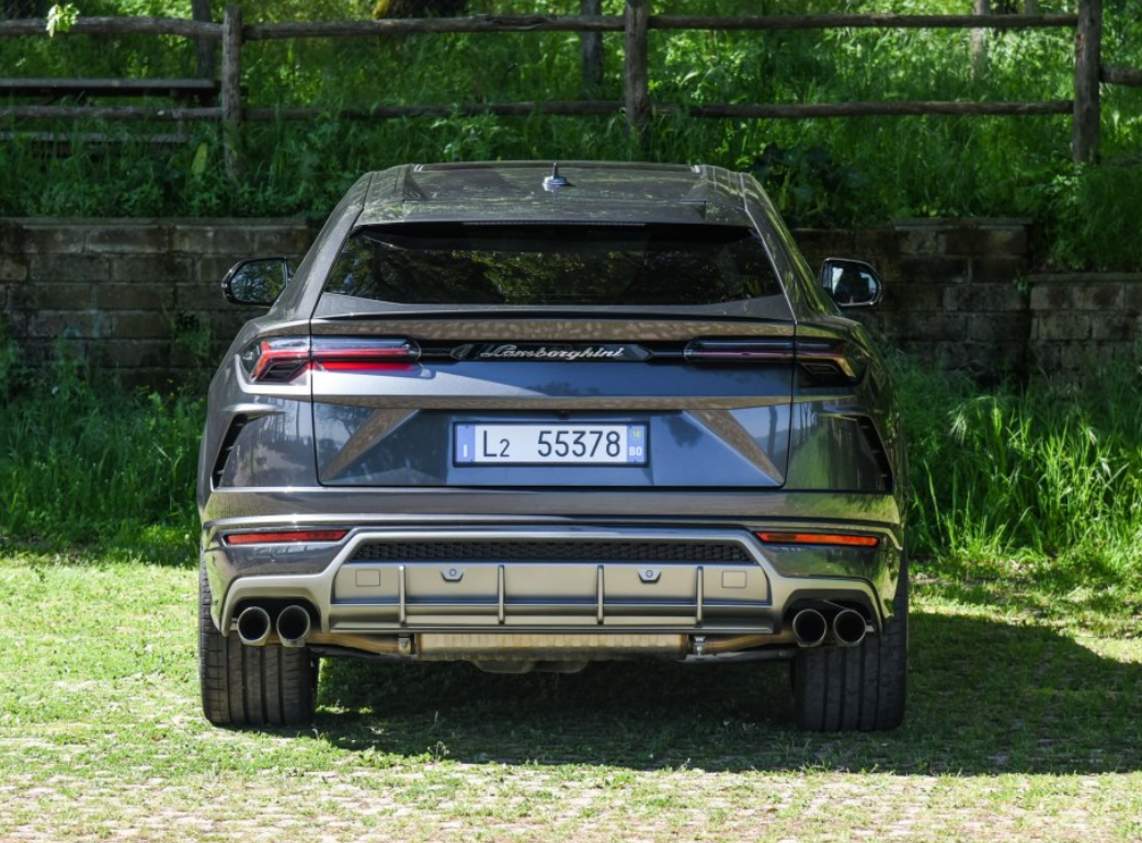 品鉴兰博基尼urus的外观,你会喜欢吗?