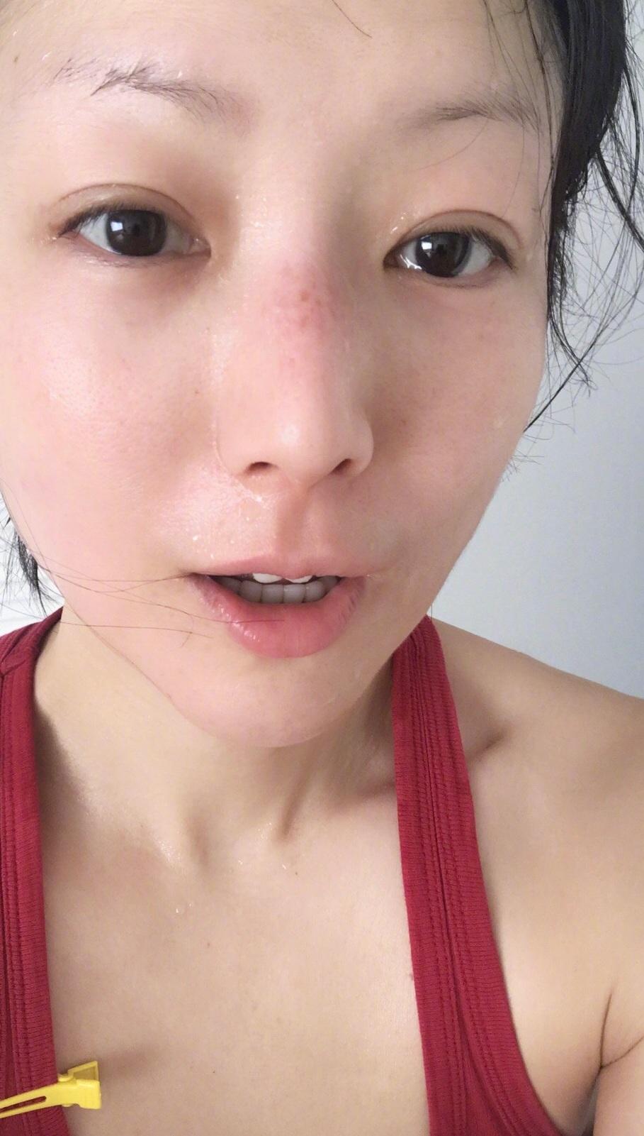 郑秀文不老女神露出真容,一张素颜自拍告诉你什么叫冻龄女神!